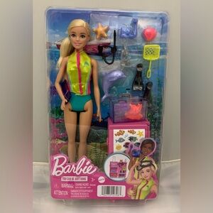 Barbie Marine Biologist Doll and Accessories, Mobile Lab Playset and Doll Ocean